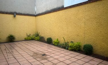 LINDA CASA EN ECHEGARAY