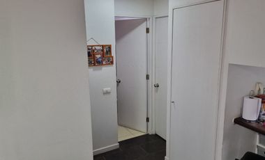Arriendo depto de 2Hab 1 B a salida de Metro estación Lourdes disponible desde 1 fe febrero 2026