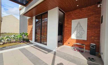 RUMAH MEWAH DALAM PERUMAHAN ONE GATE 5 MENIT SAJA KE MALIOBORO KOTA JOGJA