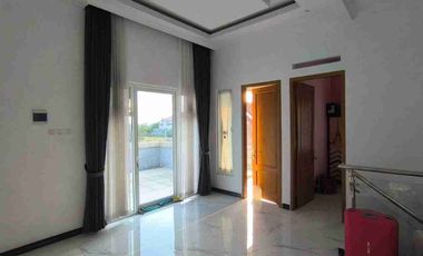 rumah 2 lantai furnish tinggal masuk dekat tol solo