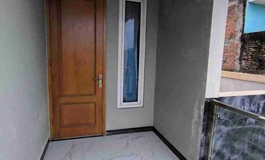 rumah 2 lantai furnish tinggal masuk dekat tol solo