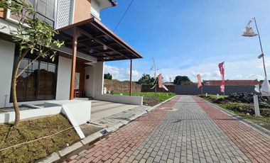 DIJUAL RUMAH MEWAH DALAM PERUMAHAN ONE GATE 5 MENIT SAJA KE MALIOBORO KOTA JOGJA