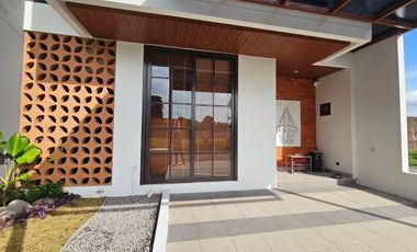 DIJUAL RUMAH MEWAH DALAM PERUMAHAN ONE GATE 5 MENIT SAJA KE MALIOBORO KOTA JOGJA