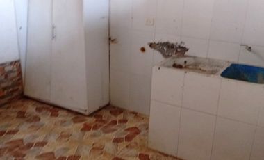 VENDO CASA EN EL BARRIO PRADOS DEL NORTE FLORENCIA