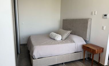 Se renta loft amueblado en Country Club