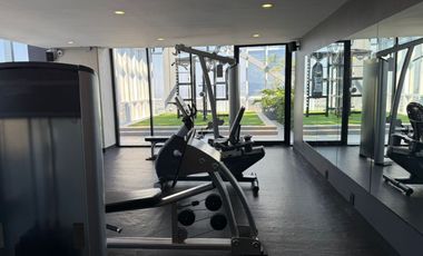 Se renta loft amueblado en Country Club