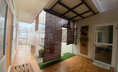 Jual Rumah Mewah dan Sebagian Isinya di Kota Subang Dekat Sarana Umum