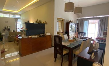 Jual Rumah Mewah dan Sebagian Isinya di Kota Subang Dekat Sarana Umum