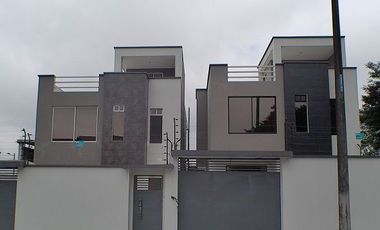 VENTA DE CASA EN URB. NUEVO PORTON
