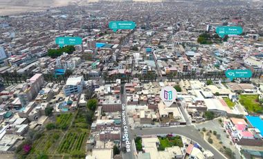 CASA AMPLIA EN ALQUILER CON ALTA CAPACIDAD DE USO – URB. SANTA ELENA