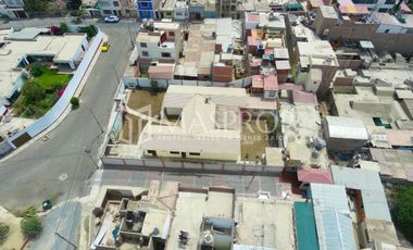 CASA AMPLIA EN ALQUILER CON ALTA CAPACIDAD DE USO – URB. SANTA ELENA