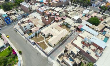 CASA AMPLIA EN ALQUILER CON ALTA CAPACIDAD DE USO – URB. SANTA ELENA