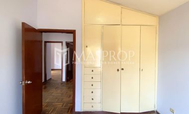 CASA AMPLIA EN ALQUILER CON ALTA CAPACIDAD DE USO – URB. SANTA ELENA