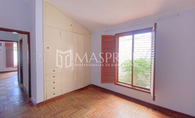 CASA AMPLIA EN ALQUILER CON ALTA CAPACIDAD DE USO – URB. SANTA ELENA