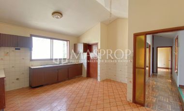 CASA AMPLIA EN ALQUILER CON ALTA CAPACIDAD DE USO – URB. SANTA ELENA