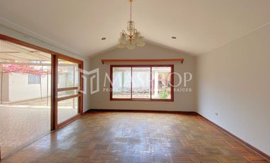 CASA AMPLIA EN ALQUILER CON ALTA CAPACIDAD DE USO – URB. SANTA ELENA