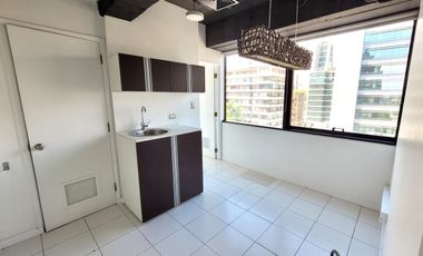 LADO METRO EL GOLF / AV. APOQUINDO