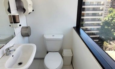 LADO METRO EL GOLF / AV. APOQUINDO