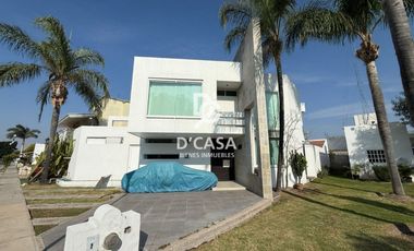 SE VENDE CASA EN RIBERAS DEL CAMPESTRE