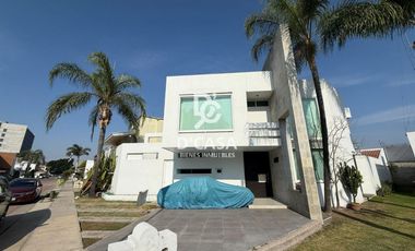SE VENDE CASA EN RIBERAS DEL CAMPESTRE