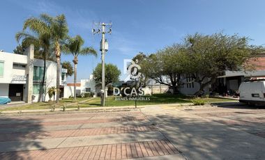 SE VENDE CASA EN RIBERAS DEL CAMPESTRE