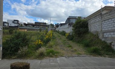 Venta de terreno en Challuabamba – 917 m² sector Supermaxi