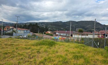 Venta de terreno en Challuabamba – 917 m² sector Supermaxi