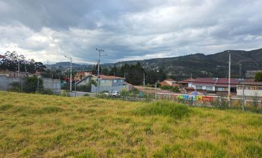 Venta de terreno en Challuabamba – 917 m² sector Supermaxi