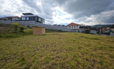 Venta de terreno en Challuabamba – 917 m² sector Supermaxi