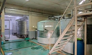 Gudang Cakung: LT 4978 m2, LB 3800 m2, Bagus Siap Pakai, Jalan Raya