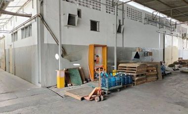 Gudang Cakung: LT 4978 m2, LB 3800 m2, Bagus Siap Pakai, Jalan Raya
