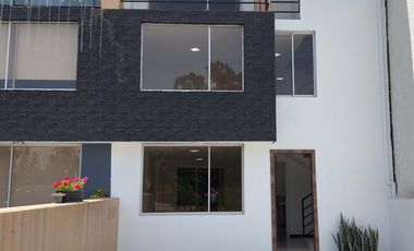 CASA DE VENTA A ESTRENAR EN URBANIZACIÓN, SEGURA Y EXCLUSIVA