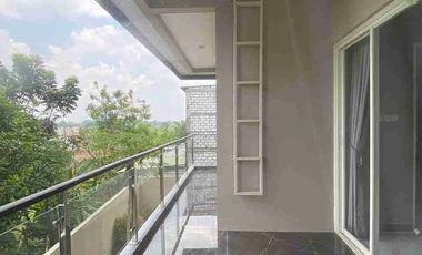 Dijual Murah Rumah Mewah 2 lantai di Gresik