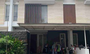Dijual rumah tengah kota semi furnished