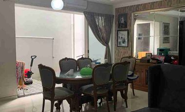Dijual rumah tengah kota semi furnished