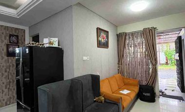 Dijual rumah tengah kota semi furnished