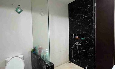Dijual rumah tengah kota semi furnished