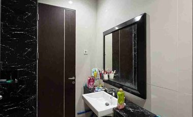 Dijual rumah tengah kota semi furnished