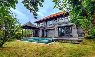 AMS-025.ASR 🌿 For Sale Villa Rice Field Views and Villages Environment Pering Blahbatuh – Gianyar
