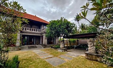 AMS-025.ASR 🌿 For Sale Villa Rice Field Views and Villages Environment Pering Blahbatuh – Gianyar