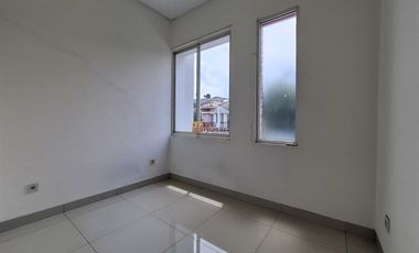 5 Menit ke Puri Indah Mall & Tunas Muda Kedoya, Disewa Rumah Puri Mansion Hawaii Fasilitas Kolam Renang, Kids Playground, Basket Court, Tennis Court