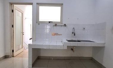 5 Menit ke Puri Indah Mall & Tunas Muda Kedoya, Disewa Rumah Puri Mansion Hawaii Fasilitas Kolam Renang, Kids Playground, Basket Court, Tennis Court