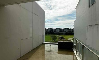 Disewakan Rumah The Mozard Signature 4 Kamar Tidur Baru