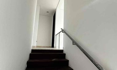 Disewakan Rumah The Mozard Signature 4 Kamar Tidur Baru