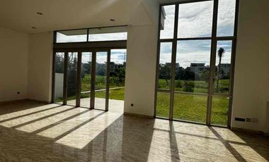 Disewakan Rumah The Mozard Signature 4 Kamar Tidur Baru