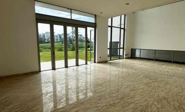 Disewakan Rumah The Mozard Signature 4 Kamar Tidur Baru