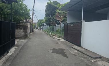 Rumah Dijual di Lempongsari 2 Lantai Nyaman Sekali