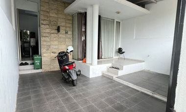 Rumah Dijual di Lempongsari 2 Lantai Nyaman Sekali