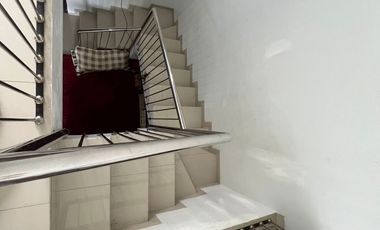 Rumah Dijual di Lempongsari 2 Lantai Nyaman Sekali