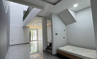RUMAH DIJUAL DI KOMPLEK ALAM ELOK PONDOK INDAH